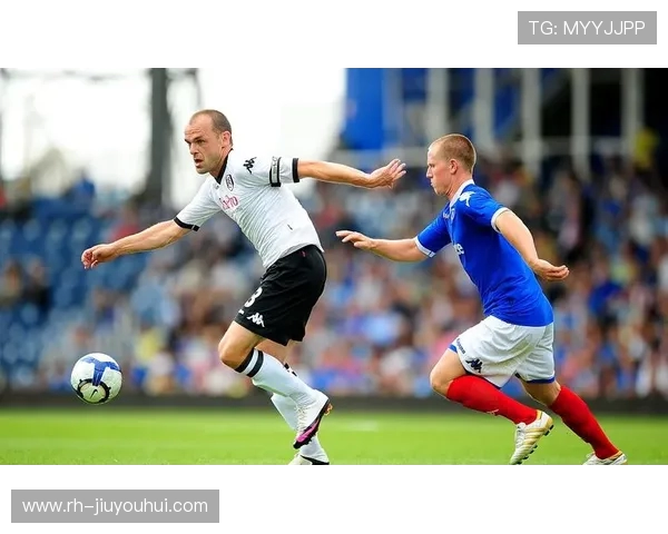 《重振辉煌：从低谷到荣耀的朴茨茅斯足球传奇》